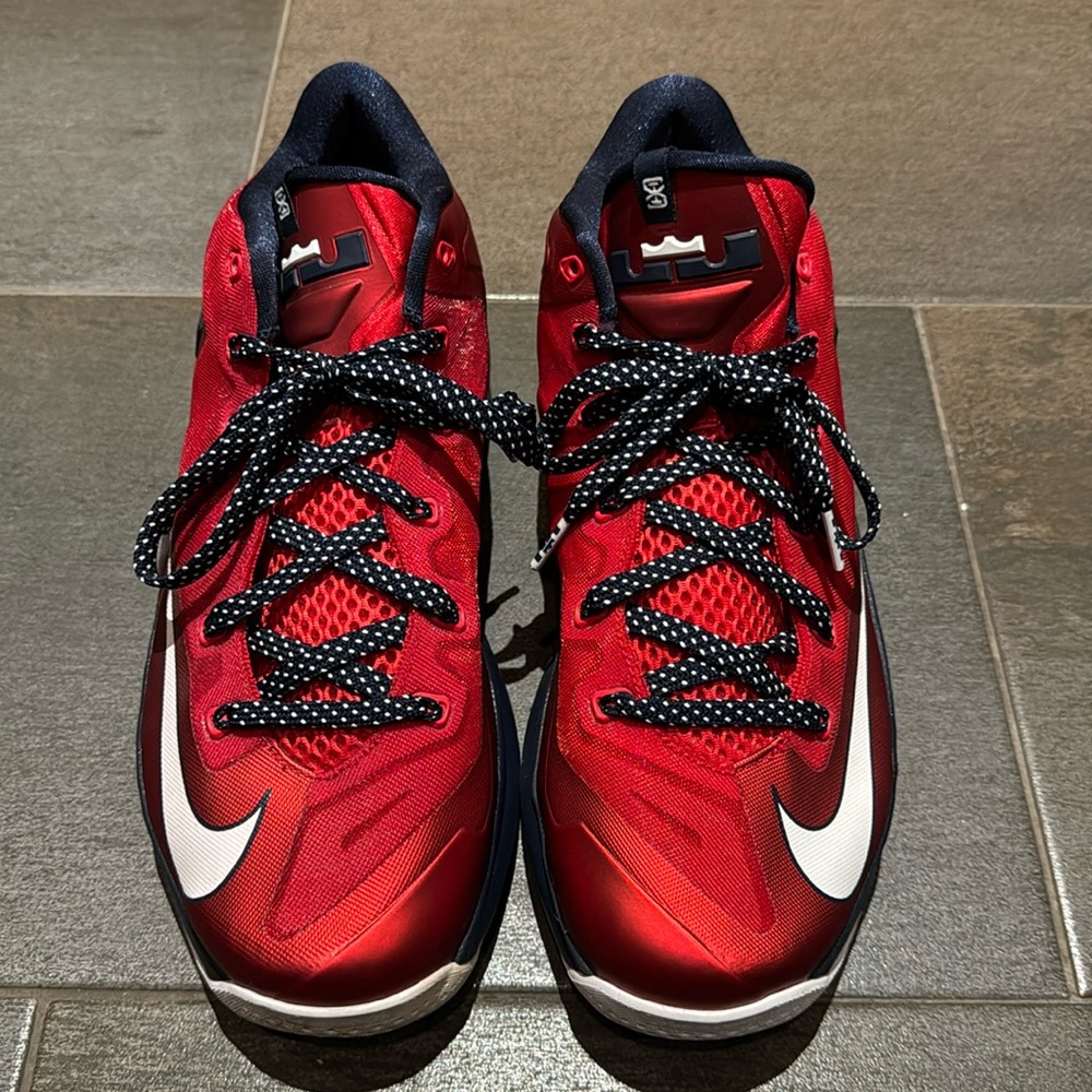 Nike LeBron 11 low Independence Day